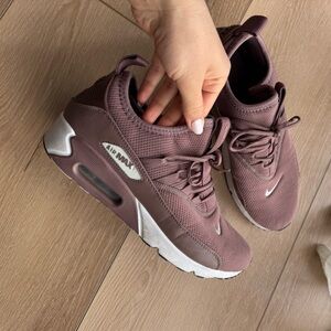 Nike Women's Mauve Air Max Sneakers size 8.5